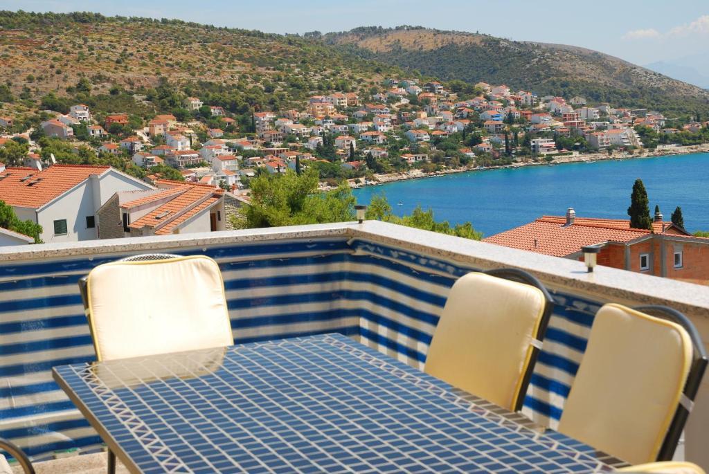 Apartments Zdravko Trogir Exterior foto